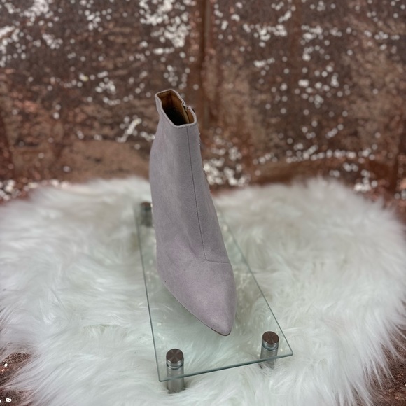 Qupid Soft Lilac Booties, Size 7 - Picture 3 of 3